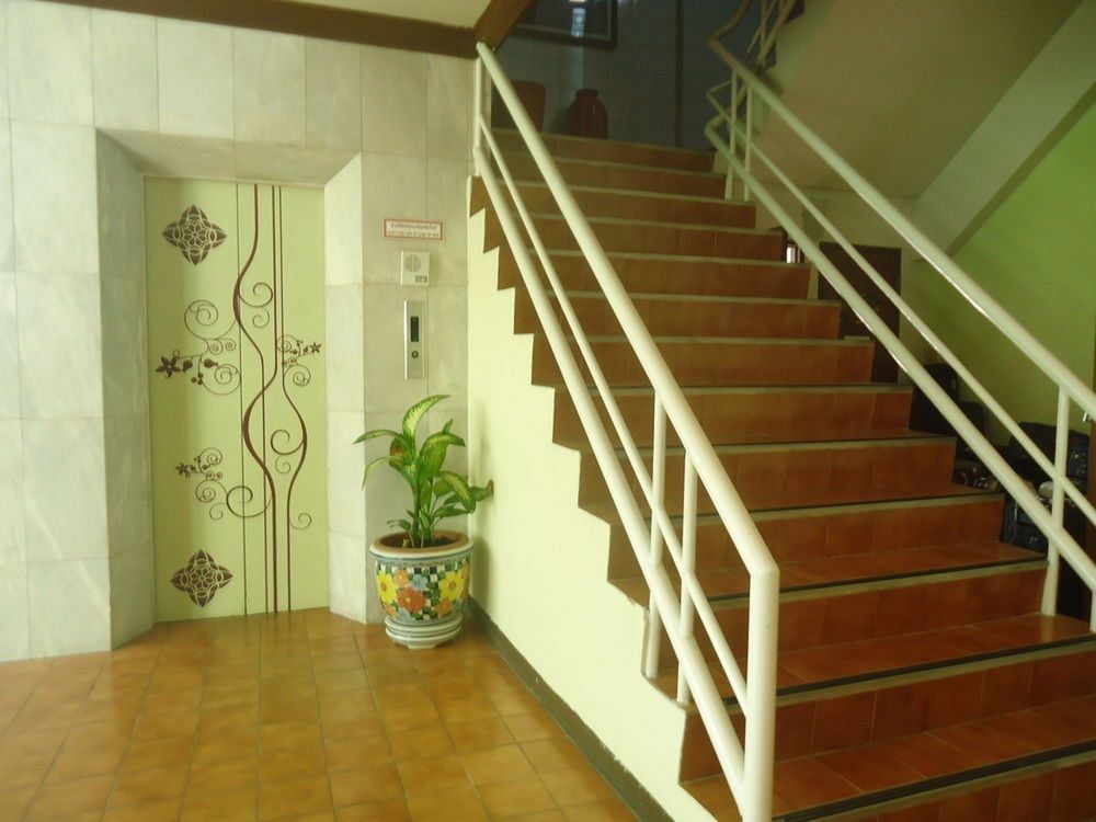 Ruamchitt Travelodge Bangkok Exterior foto