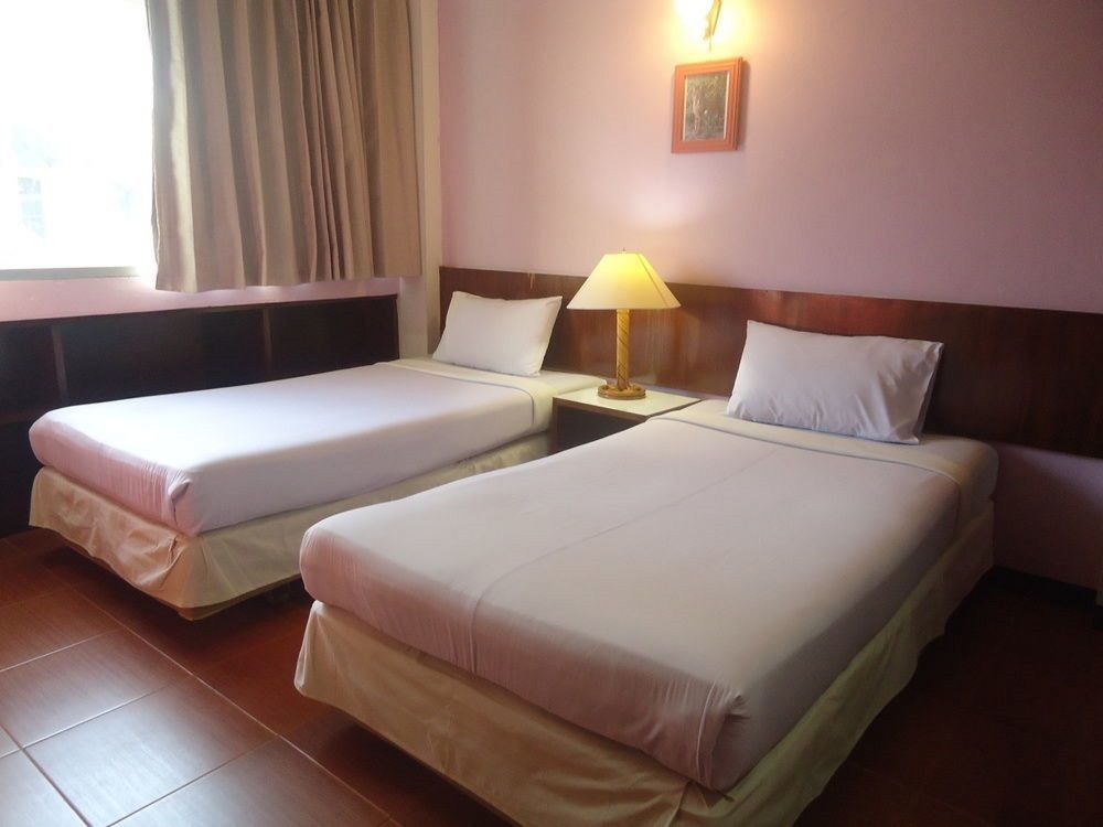 Ruamchitt Travelodge Bangkok Exterior foto